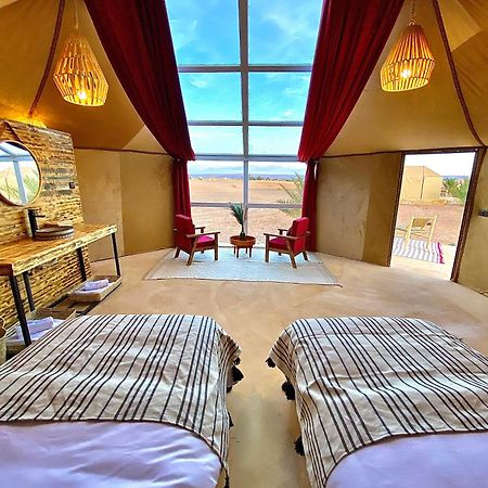 ホテル Sky View Camp メルズーガ エクステリア 写真