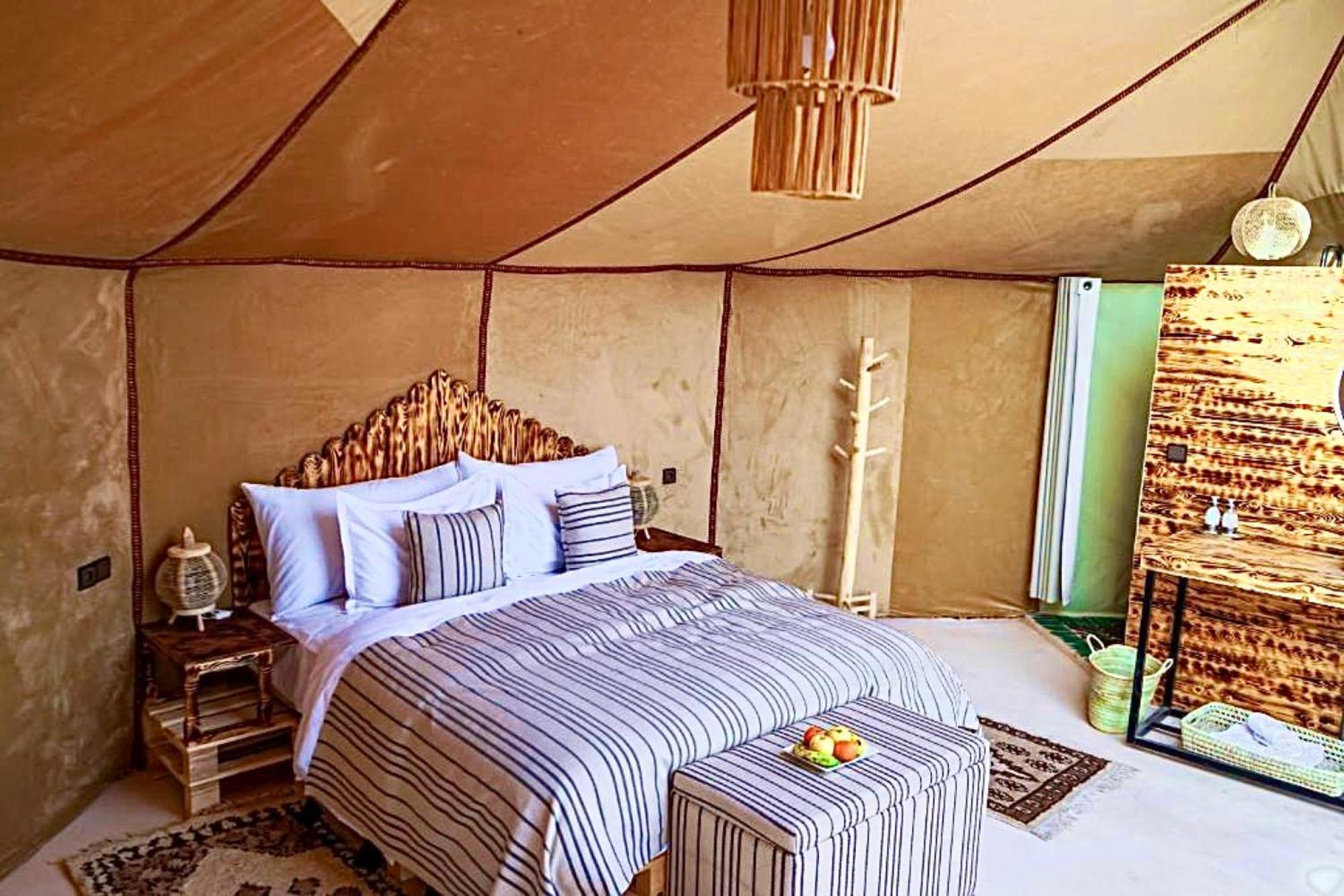 ホテル Sky View Camp メルズーガ エクステリア 写真