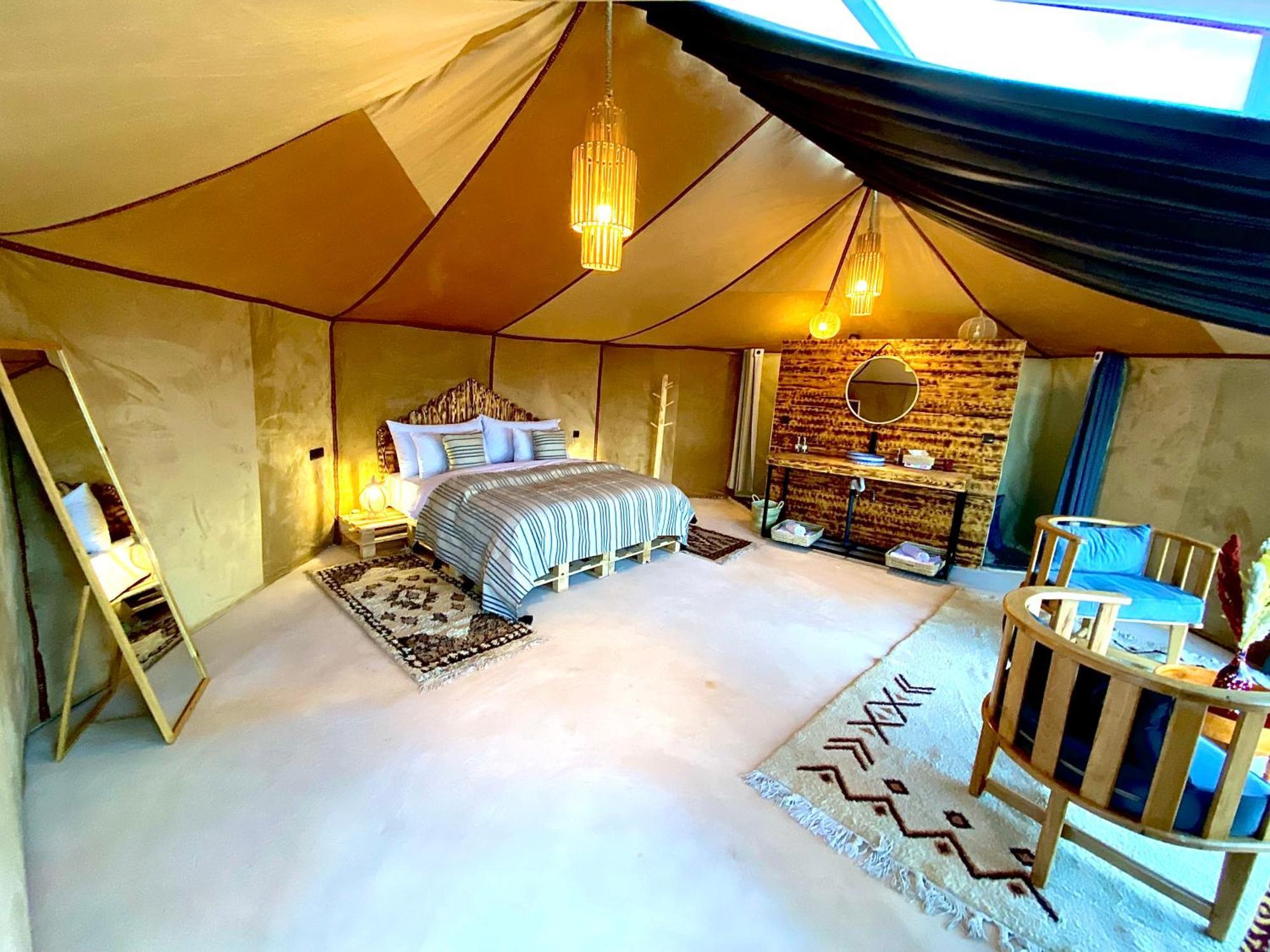 ホテル Sky View Camp メルズーガ エクステリア 写真